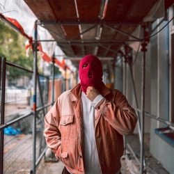 Исполнитель: adm-t