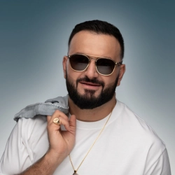 Исполнитель: Аркадий Думикян