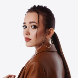 Исполнитель: Асия