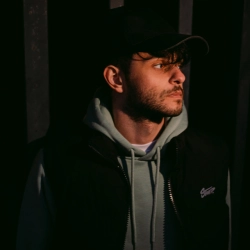 Исполнитель: Averin