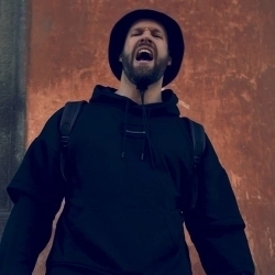 Исполнитель: DenyMo