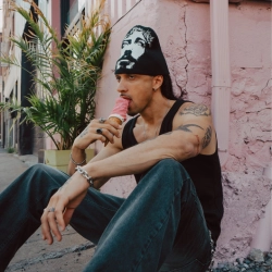 Исполнитель: KOLA