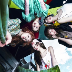 Исполнитель: LE SSERAFIM