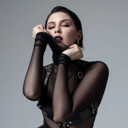 Исполнитель: MARUV