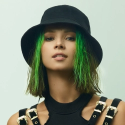 Исполнитель: Miss Monique