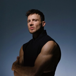 Исполнитель: Олег Майами