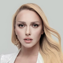 Исполнитель: Оля Полякова