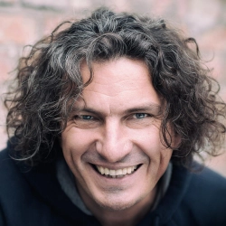 Исполнитель: Скрябін