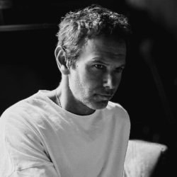 Исполнитель: Святослав Вакарчук