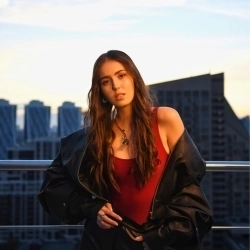 Исполнитель: TAYNA