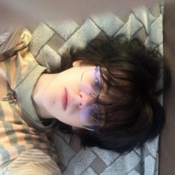 Исполнитель: tewiq