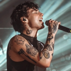 Исполнитель: Xolidayboy