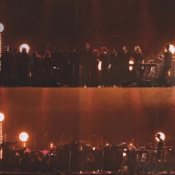 Бонд с кнопкой - радость (live)