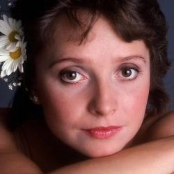 Kvitka Cisyk - Off to War- Kvitka Cisyk