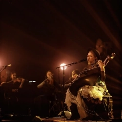 Maryna Krut - Усіх але не себе